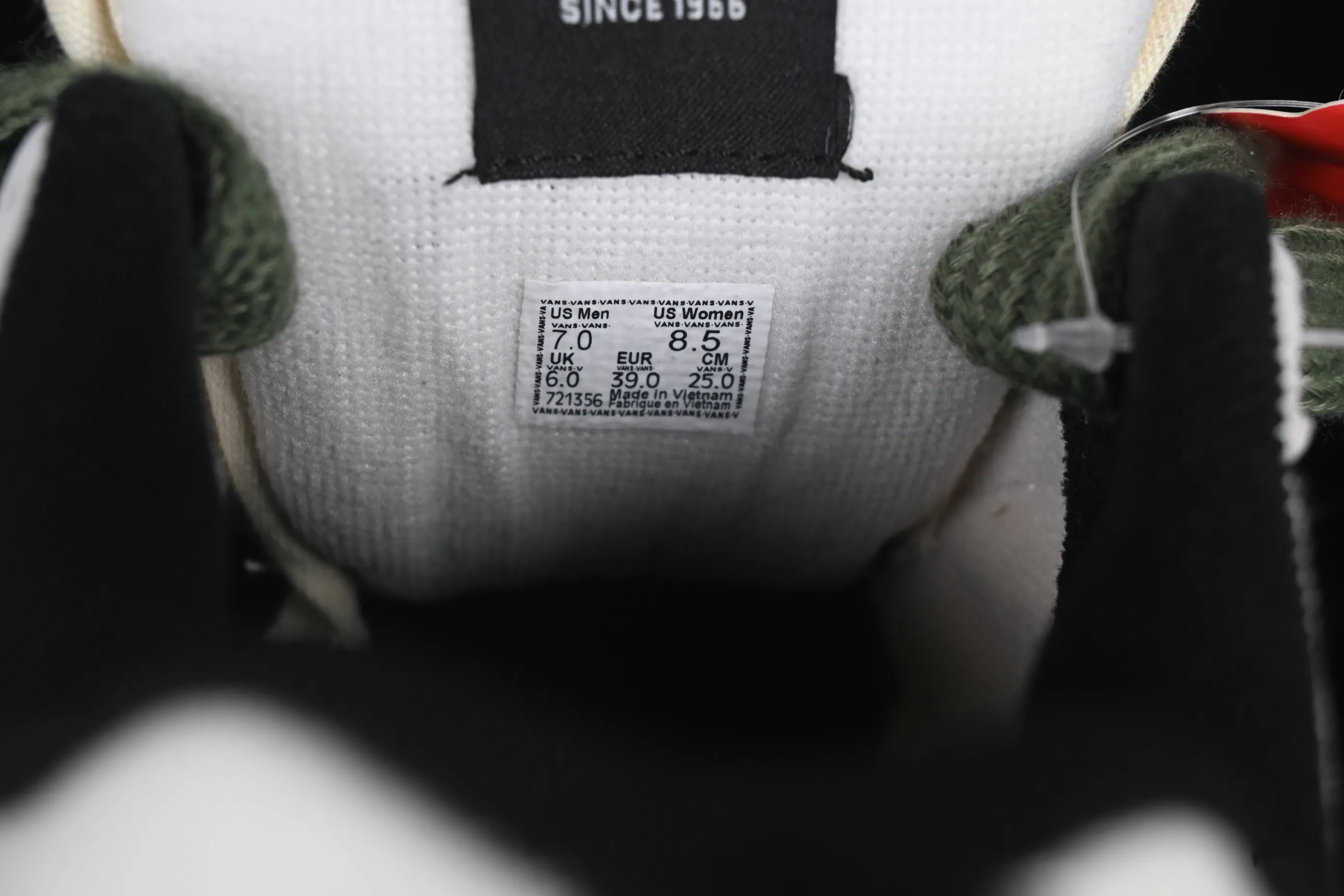 All categories Vans Vans series Vans Low Vans low-top Vans Knu Skool Vans low-top retro casual vulcanized bread shoes VN000CP50VM